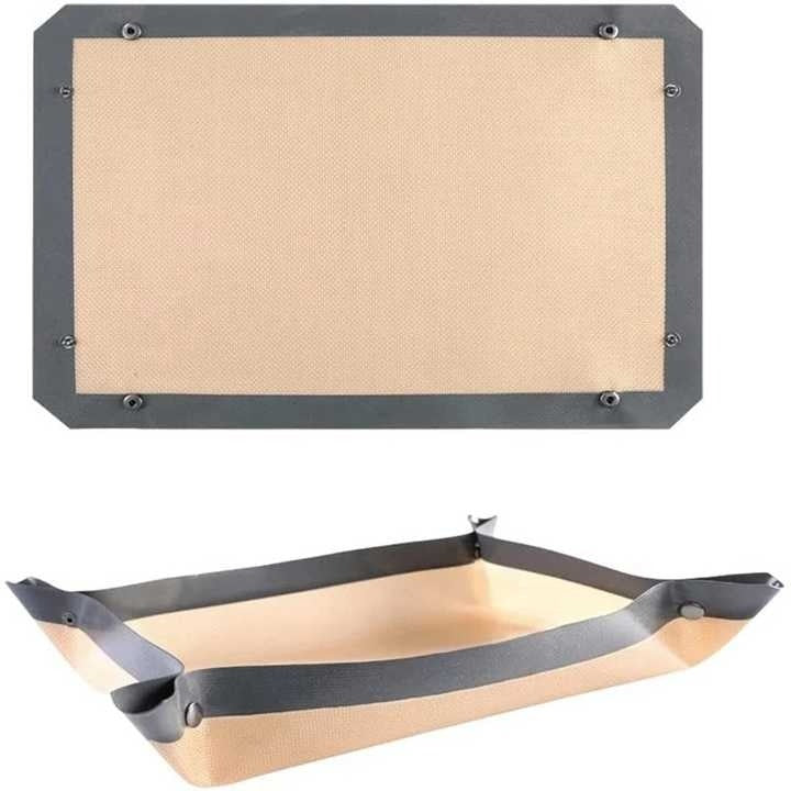 Roasting mat shown flat and assembled